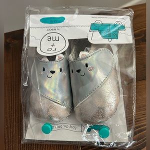 RO+ME by Robeez kitty crib shoes